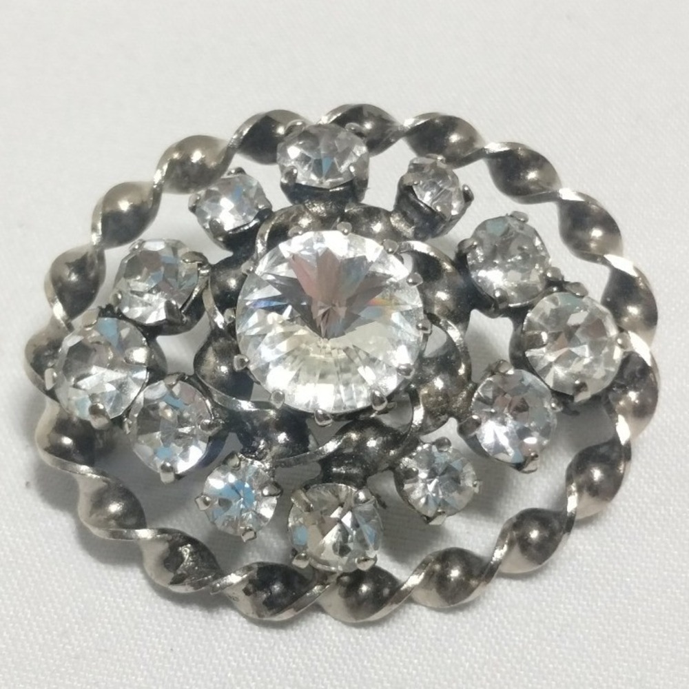 Vintage 1950s Austria Clear Rhinestone Oval Sunburst Brooch Pin Silver Tone
